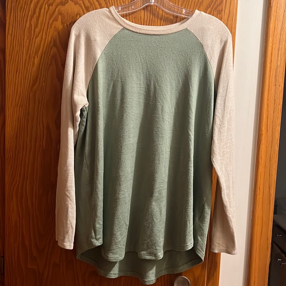 American Eagle soft long sleeve